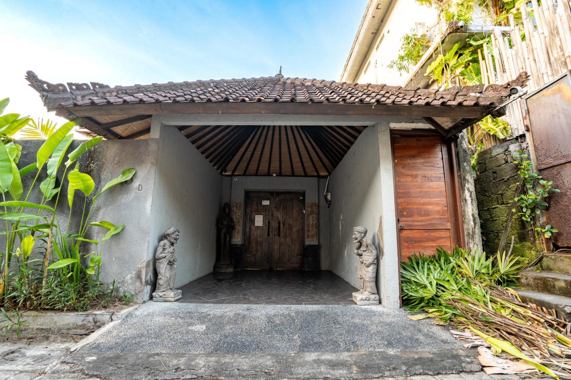 Sari Temuku Villa 塞米亚克 外观 照片